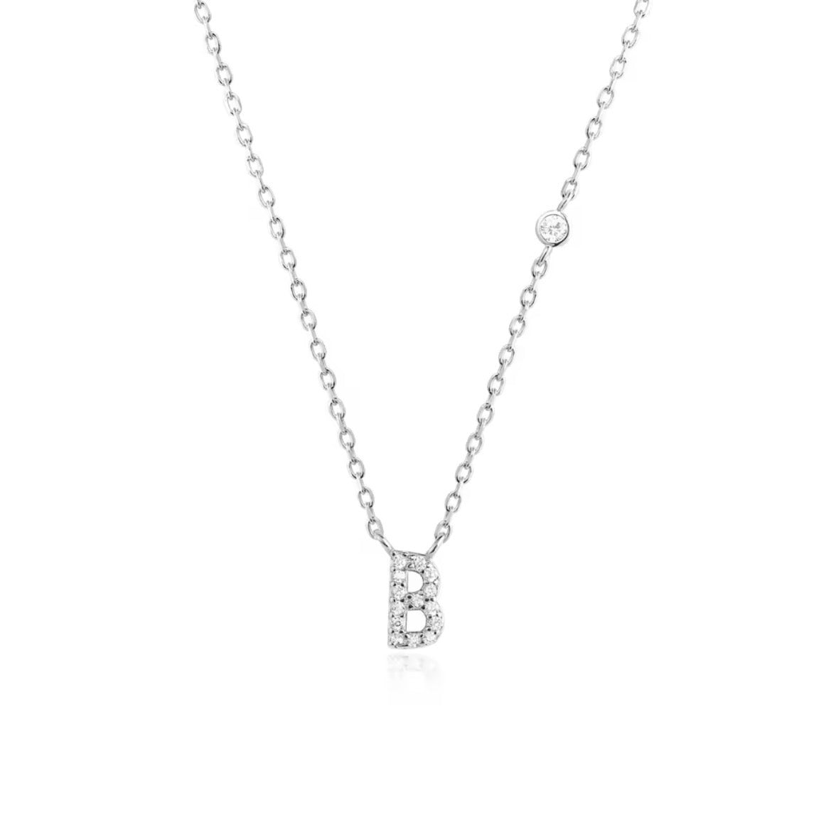 Collar con inicial brillante